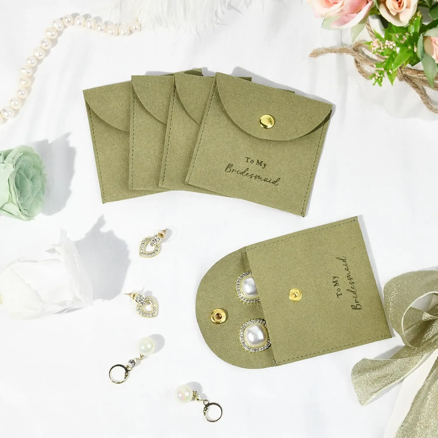 CEELGON Jewelry Bags Bridesmaid Gifts Set of 8 Velvet Small Jewelry Pouch with Button Bracelet Earring Necklace Packaging Bridesmaid Proposal Gift Bags Bridal Party Favors Gifts (Green)