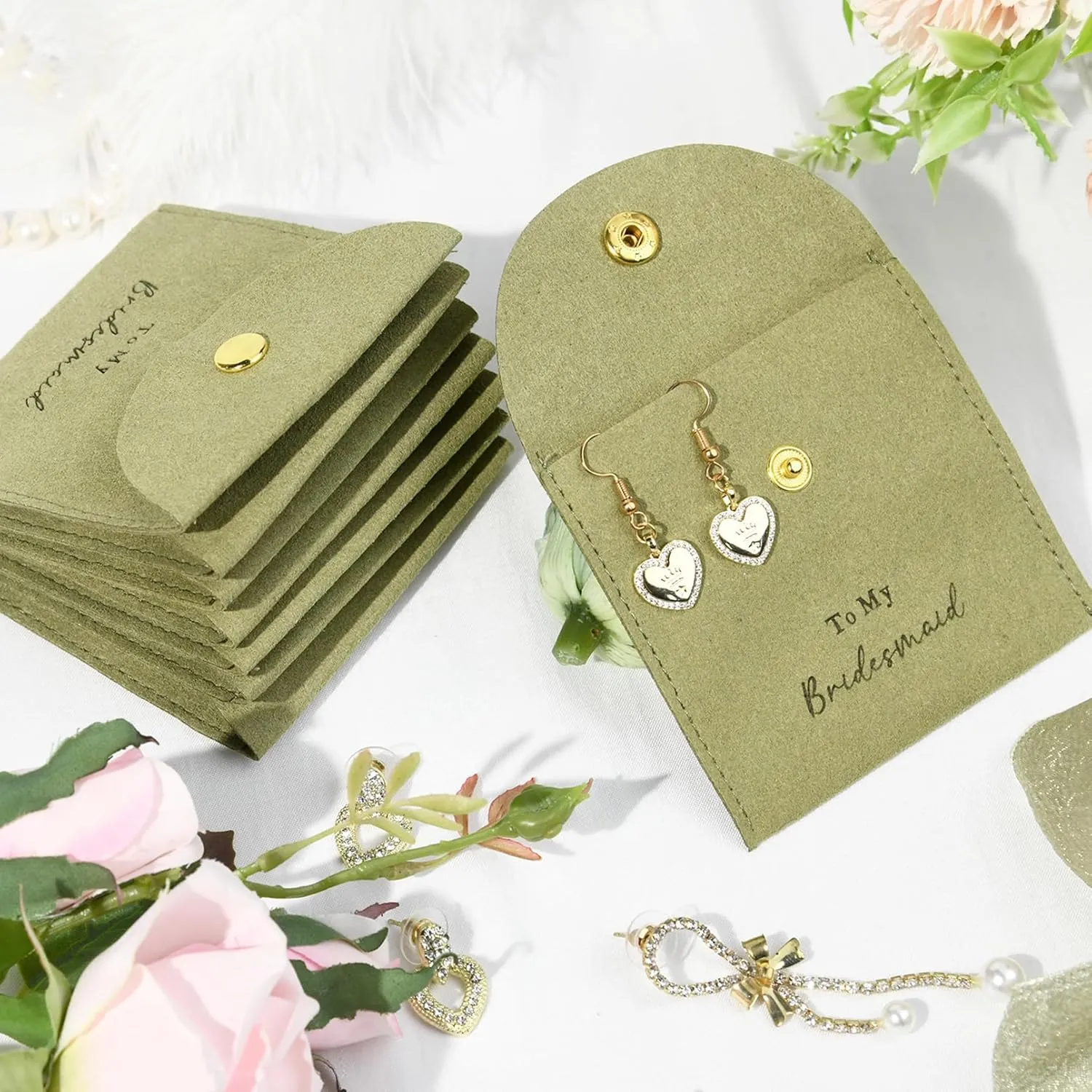 CEELGON Jewelry Bags Bridesmaid Gifts Set of 8 Velvet Small Jewelry Pouch with Button Bracelet Earring Necklace Packaging Bridesmaid Proposal Gift Bags Bridal Party Favors Gifts (Green)