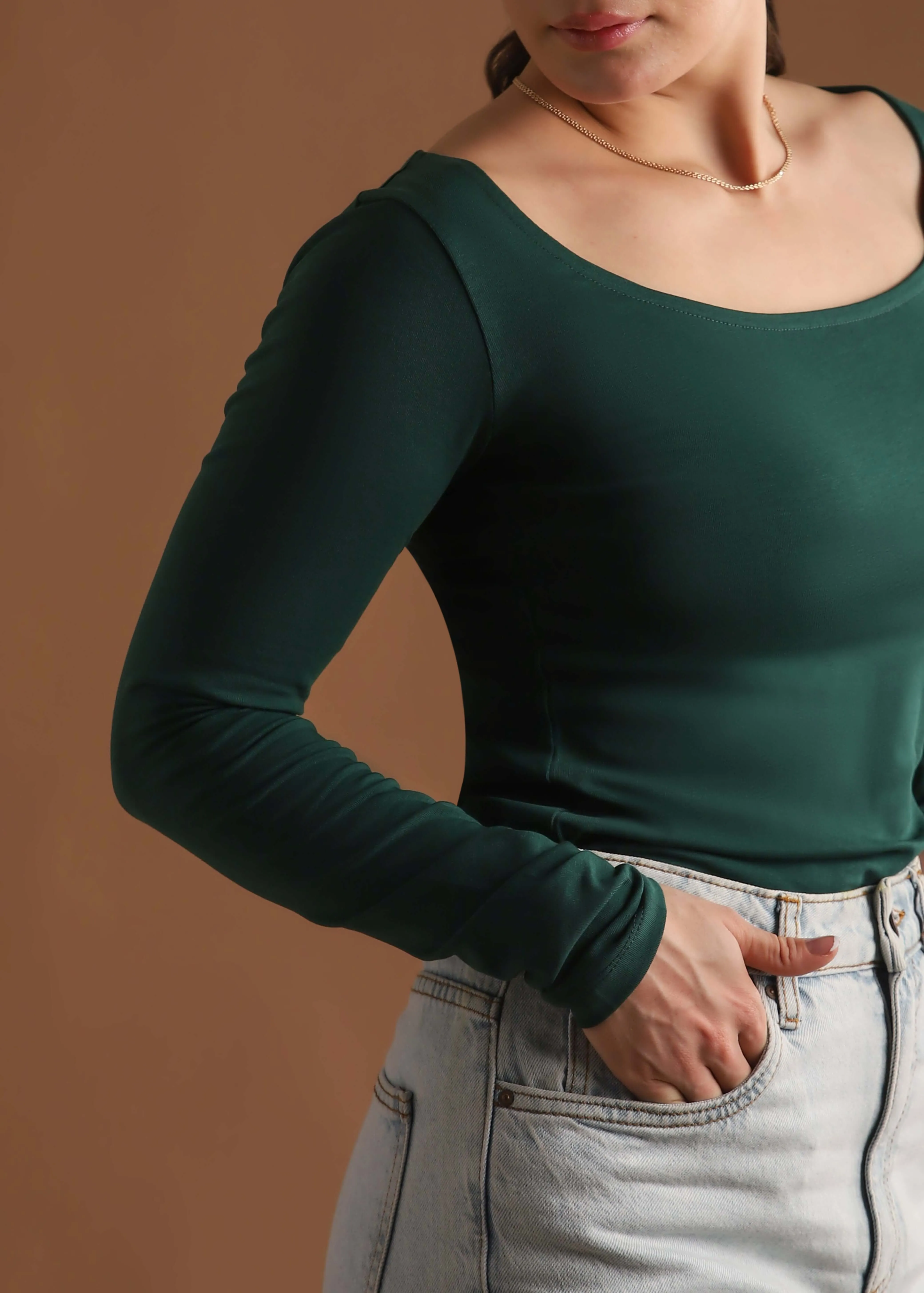 SQUARE NECK T-SHIRT